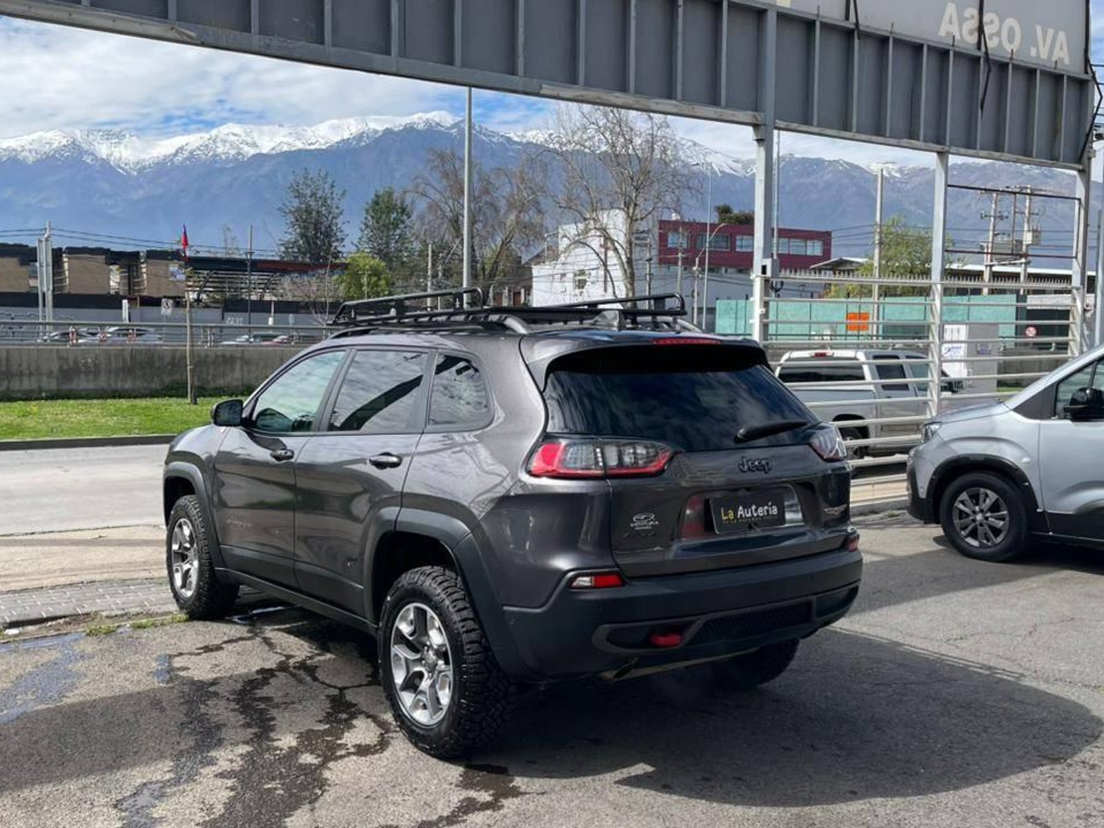 Jeep CHEROKEE TRAILHAWK 4X4 3.2 AUT 2019 - Foto 4 de 18