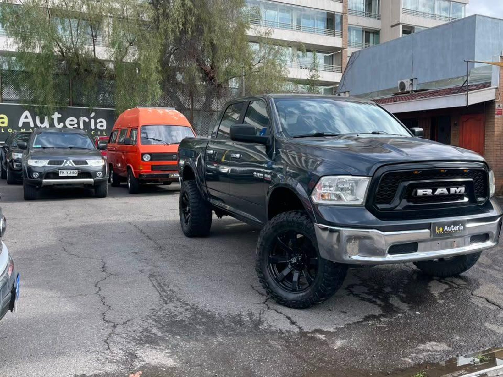 Dodge RAM 1500 LARAMIE 2017 - Foto 2 de 16
