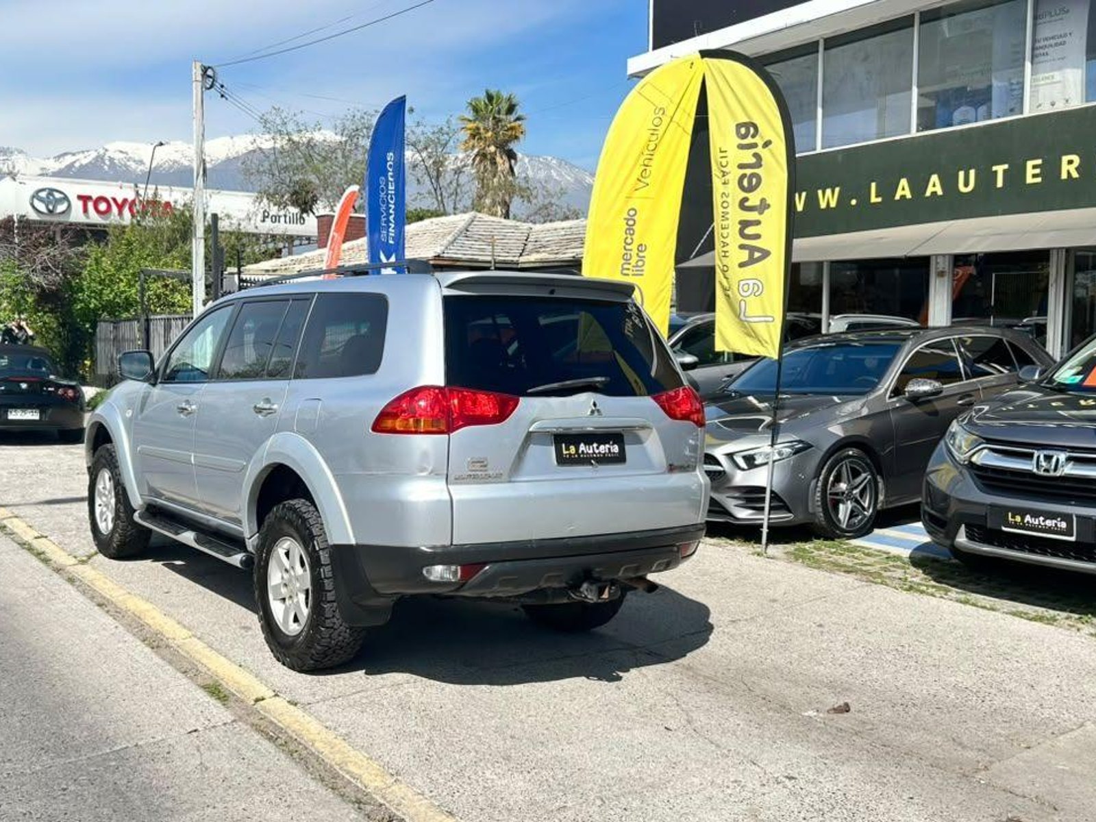 Mitsubishi MONTERO SPORT 2012 - Foto 4 de 20
