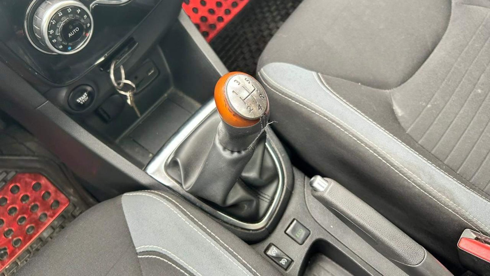 Renault Clio 2016 - Imagen 13 de 20