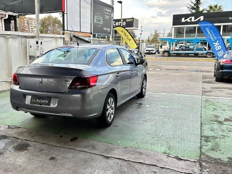 Peugeot 301 VTI 2018 - Imagen 3 de 18