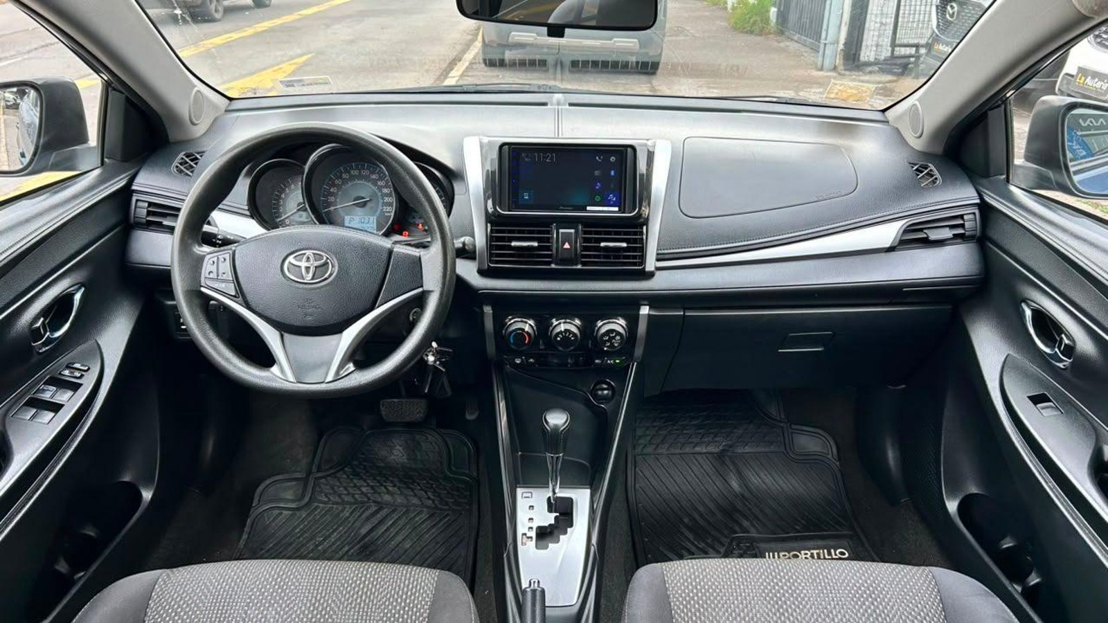 Toyota Yaris 2017 - Imagen 10 de 20