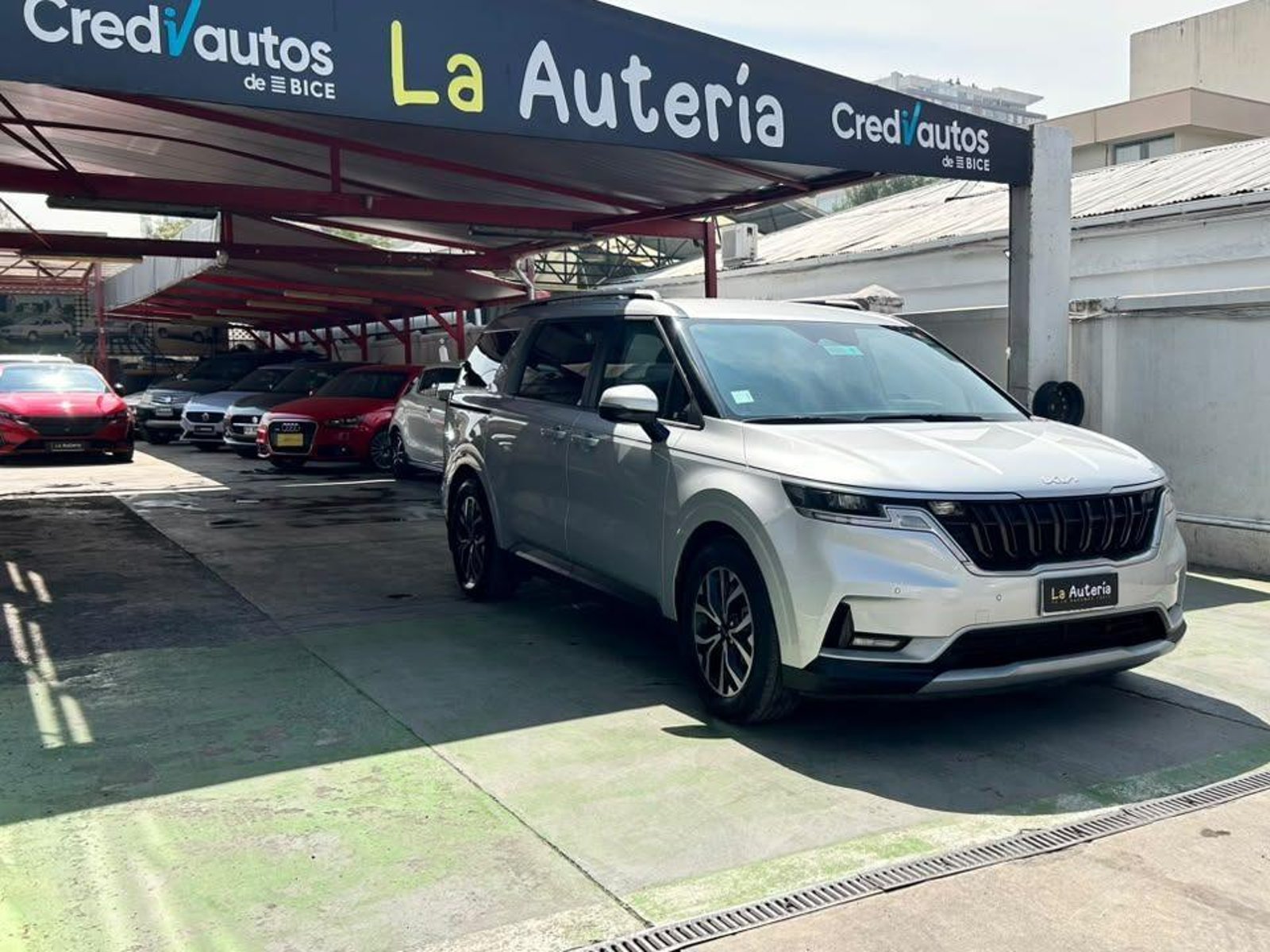 Kia CARNIVAL 2022 - Foto 2 de 20