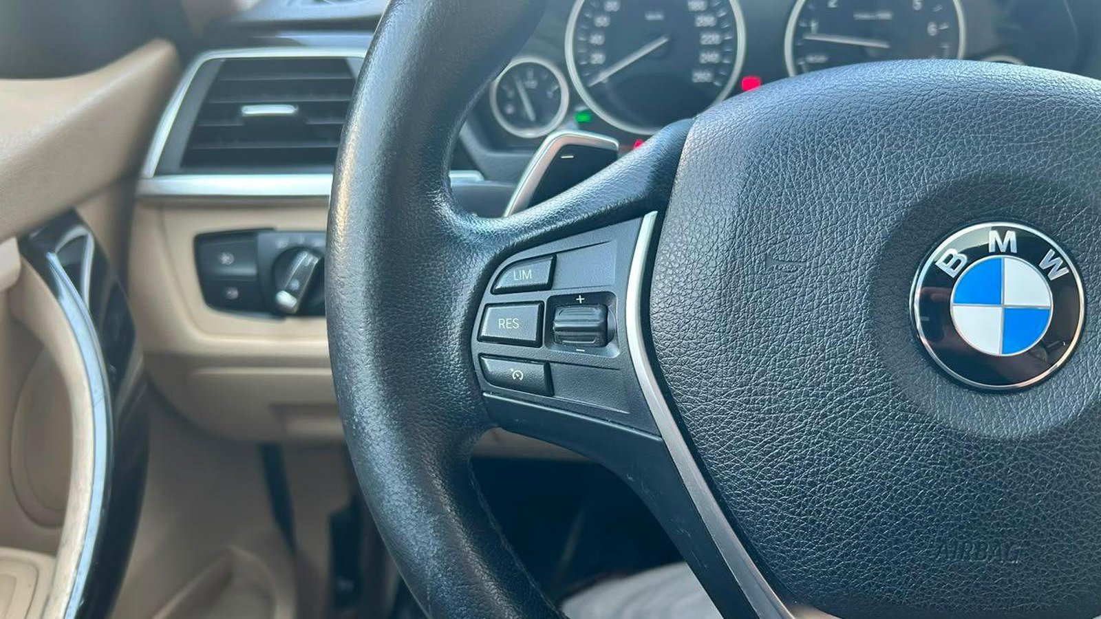 BMW 320I 2016 - Imagen 18 de 20