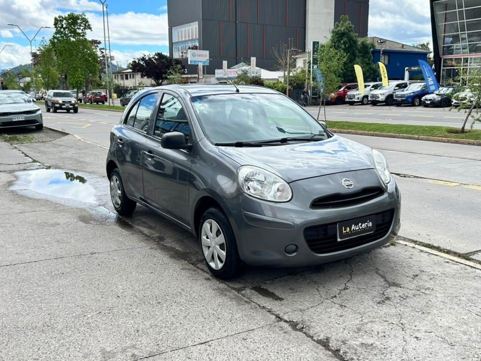 Nissan MARCH 2017 - Foto 2 de 17