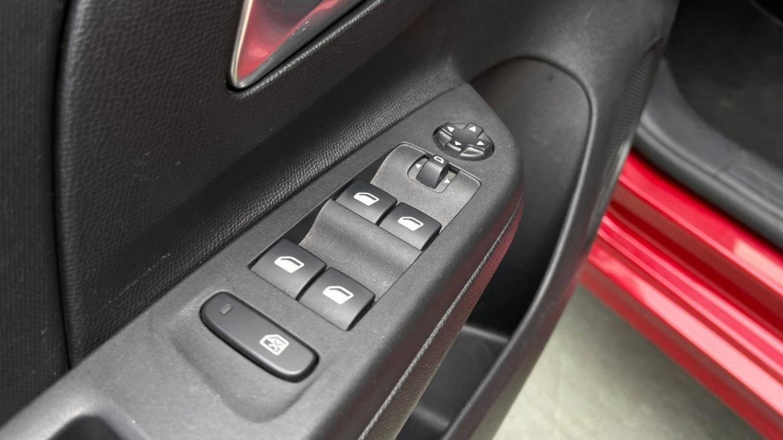 Opel CORSA 2023 - Imagen 16 de 18