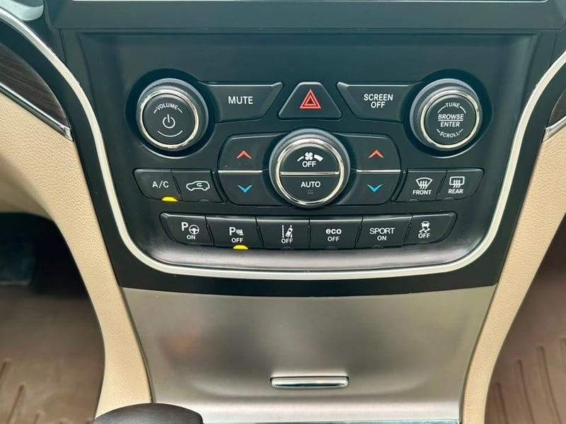 Jeep Grand Cherokee 2018 - Imagen 17 de 20