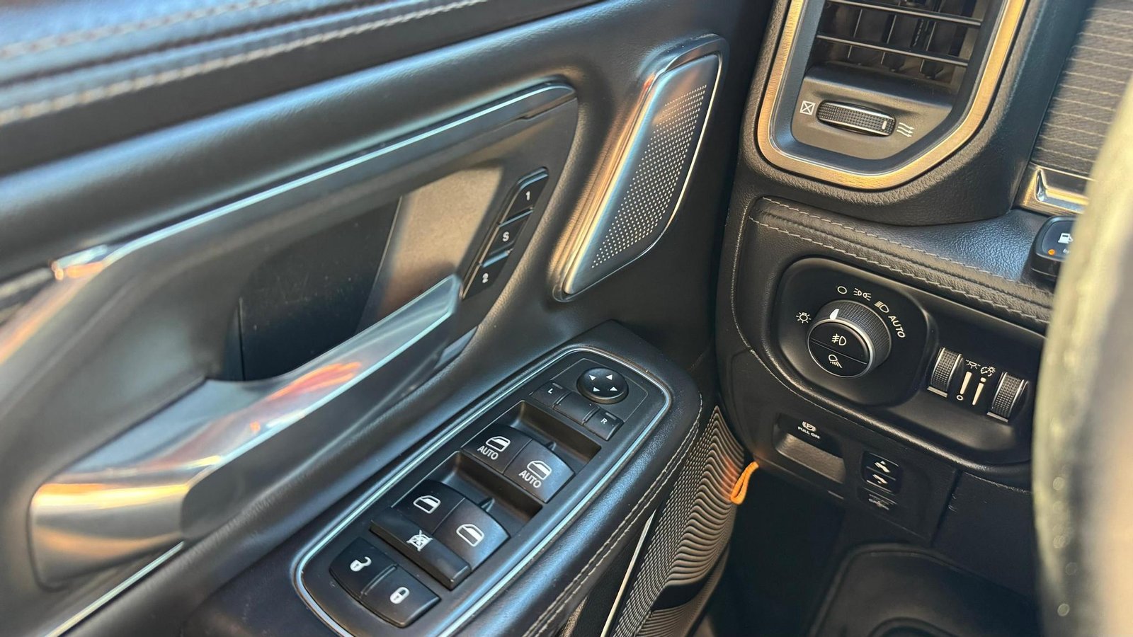 Ram NEW 1500 LTD 2019 - Imagen 17 de 18
