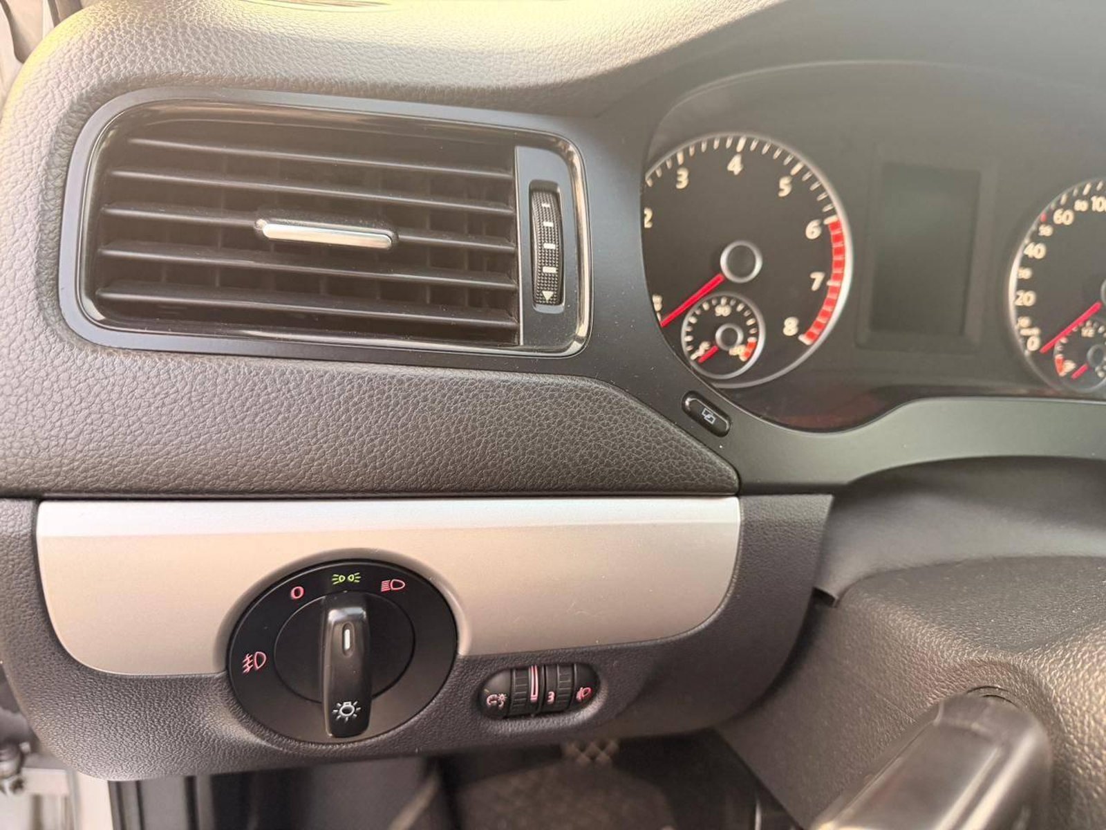 Volkswagen Vento 2012 - Imagen 7 de 17