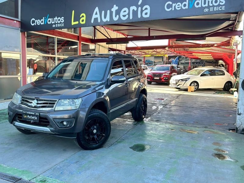 Suzuki GRAND NOMADE 2017