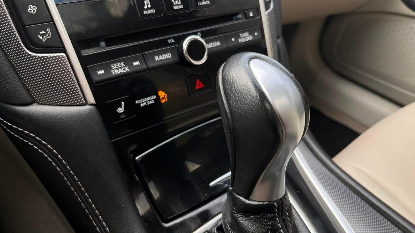 Infiniti Q50 2018 - Imagen 9 de 18
