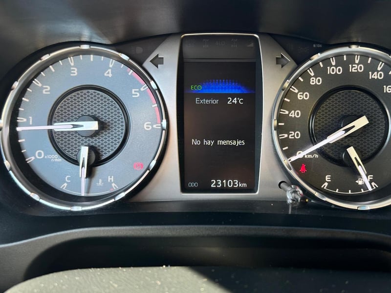 Toyota Hilux 2025 - Imagen 10 de 20
