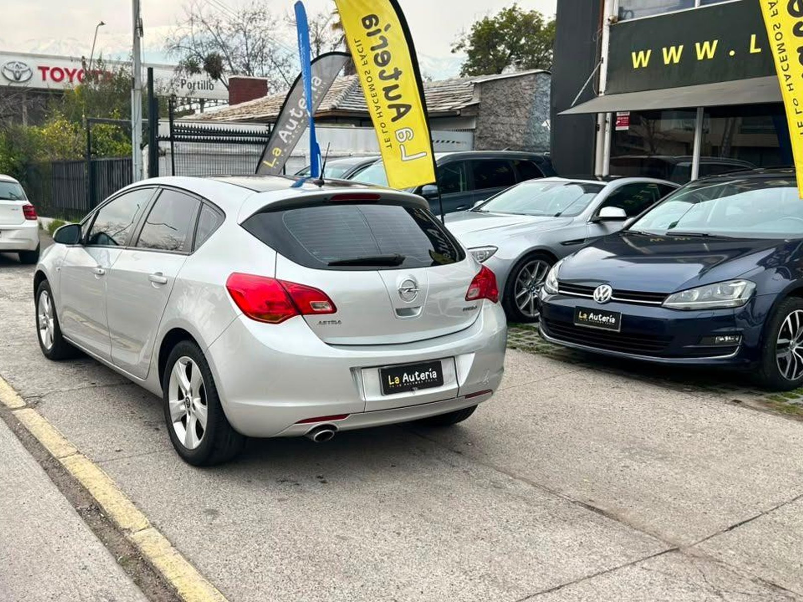Opel Astra 2013 - Foto 4 de 19