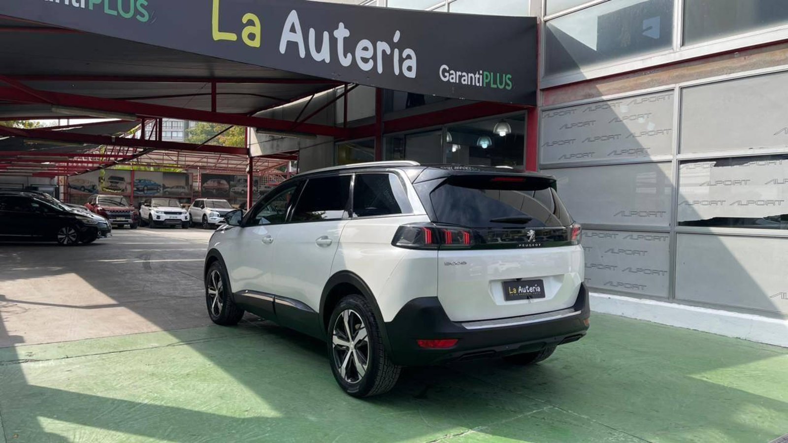 Peugeot 5008 2022 - Imagen 3 de 16