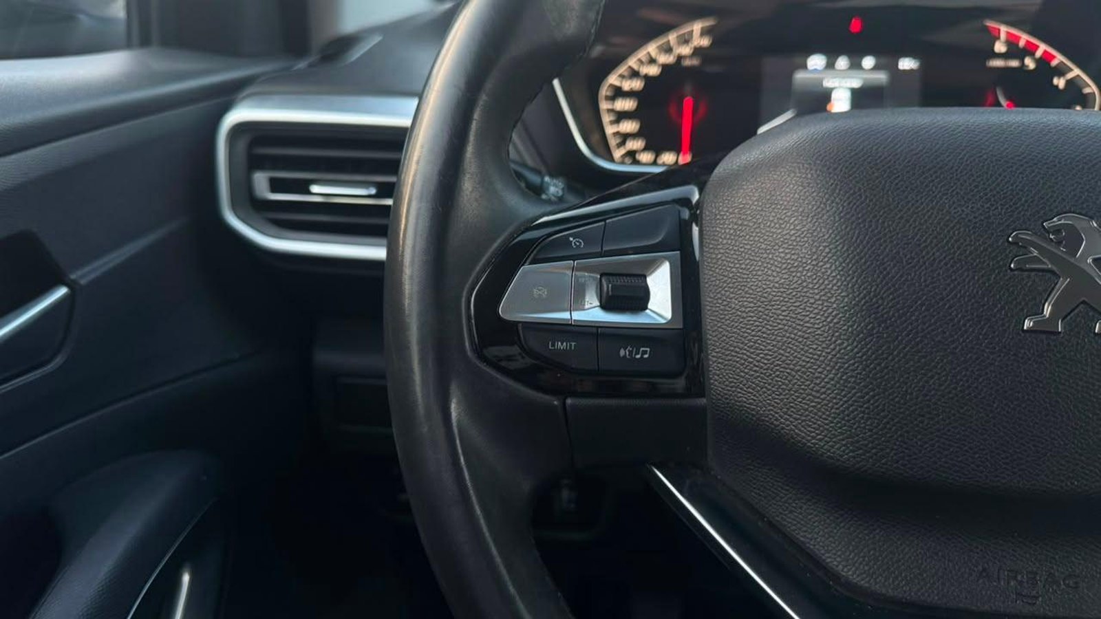 Peugeot Landtrek 2023 - Imagen 12 de 19