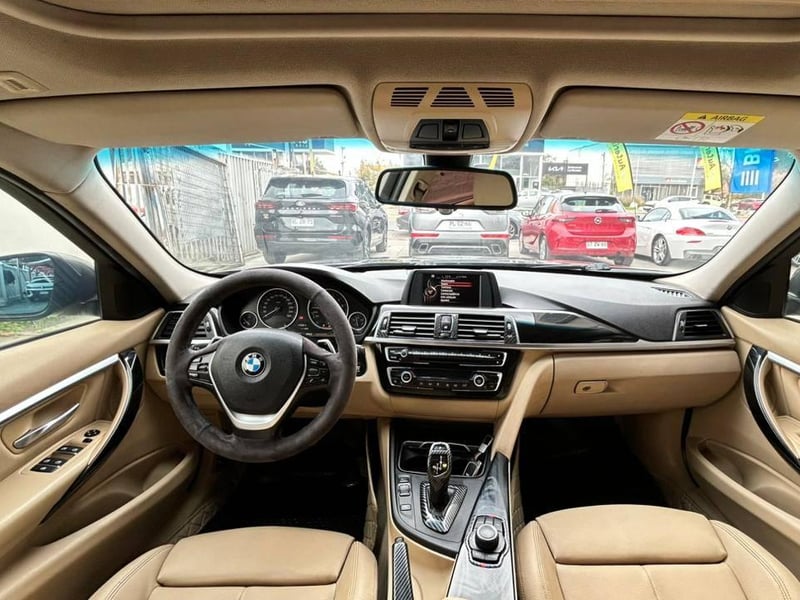 BMW 320i 2017 - Imagen 8 de 20