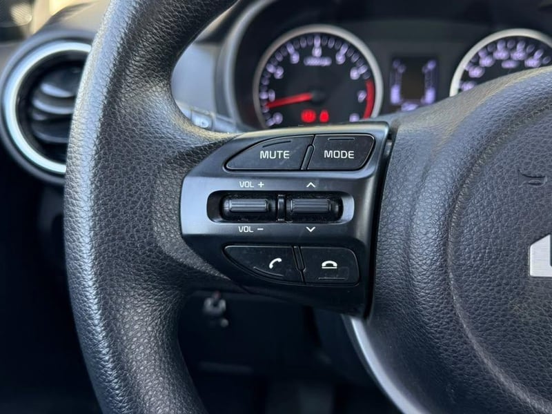 Kia SOLUTO 2025 - Imagen 15 de 18