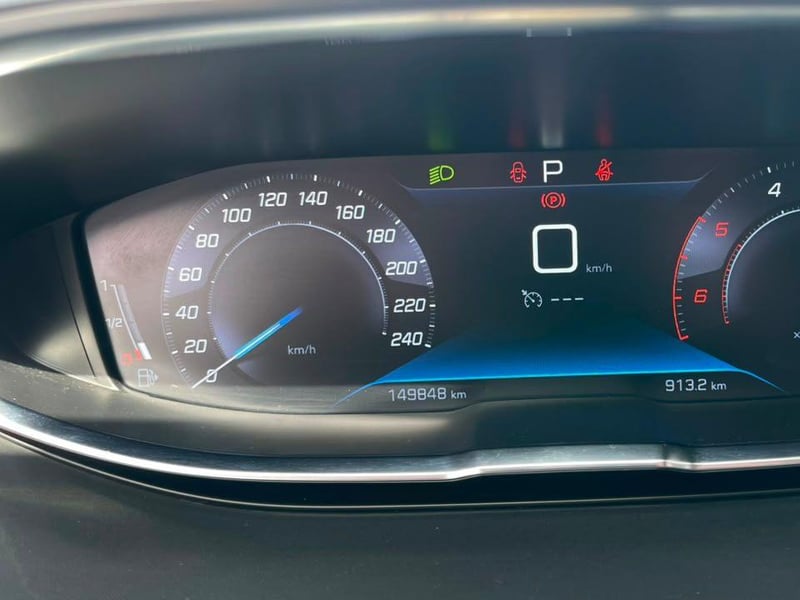 Peugeot 5008 2021 - Imagen 8 de 17