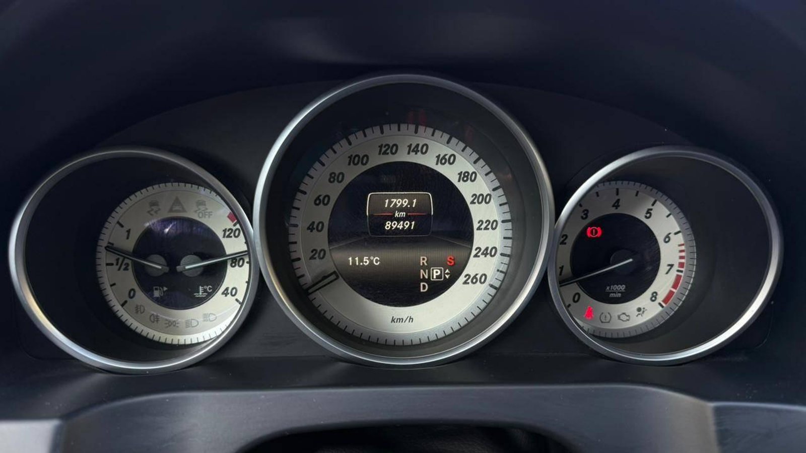 Mercedes Benz E200 2015 - Imagen 9 de 20