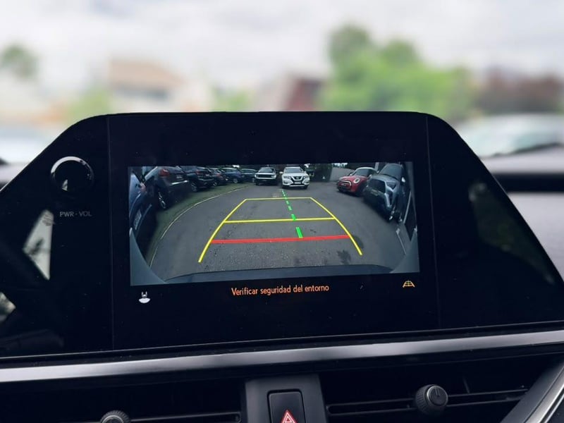 Lexus UX250H HATCH BACK 2.0 AUT 2023 - Imagen 12 de 20