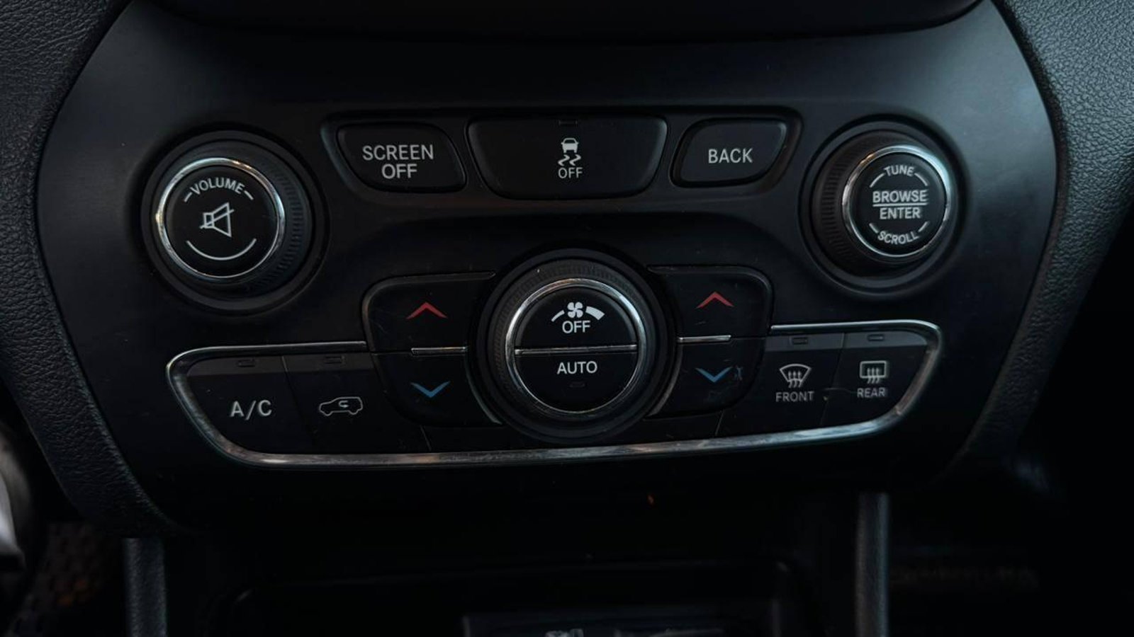 Jeep Cherokee 2016 - Imagen 16 de 18
