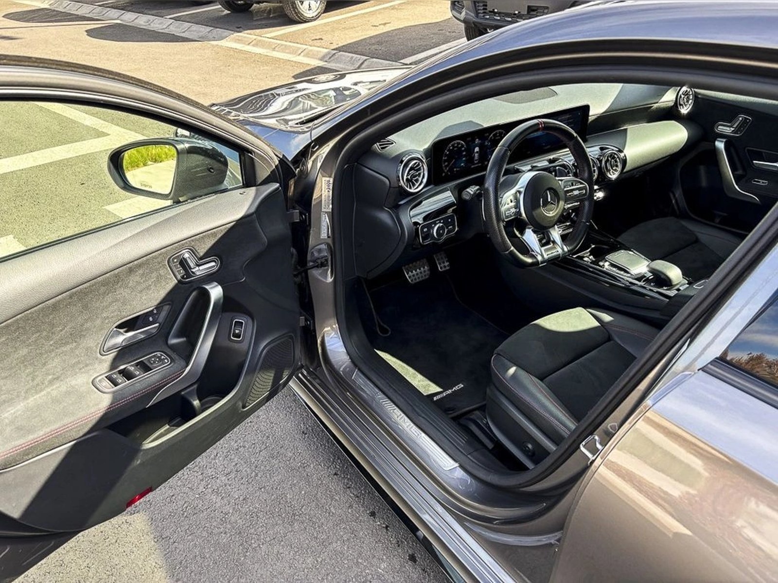 Mercedes-Benz A 35 2023 - Imagen 11 de 20