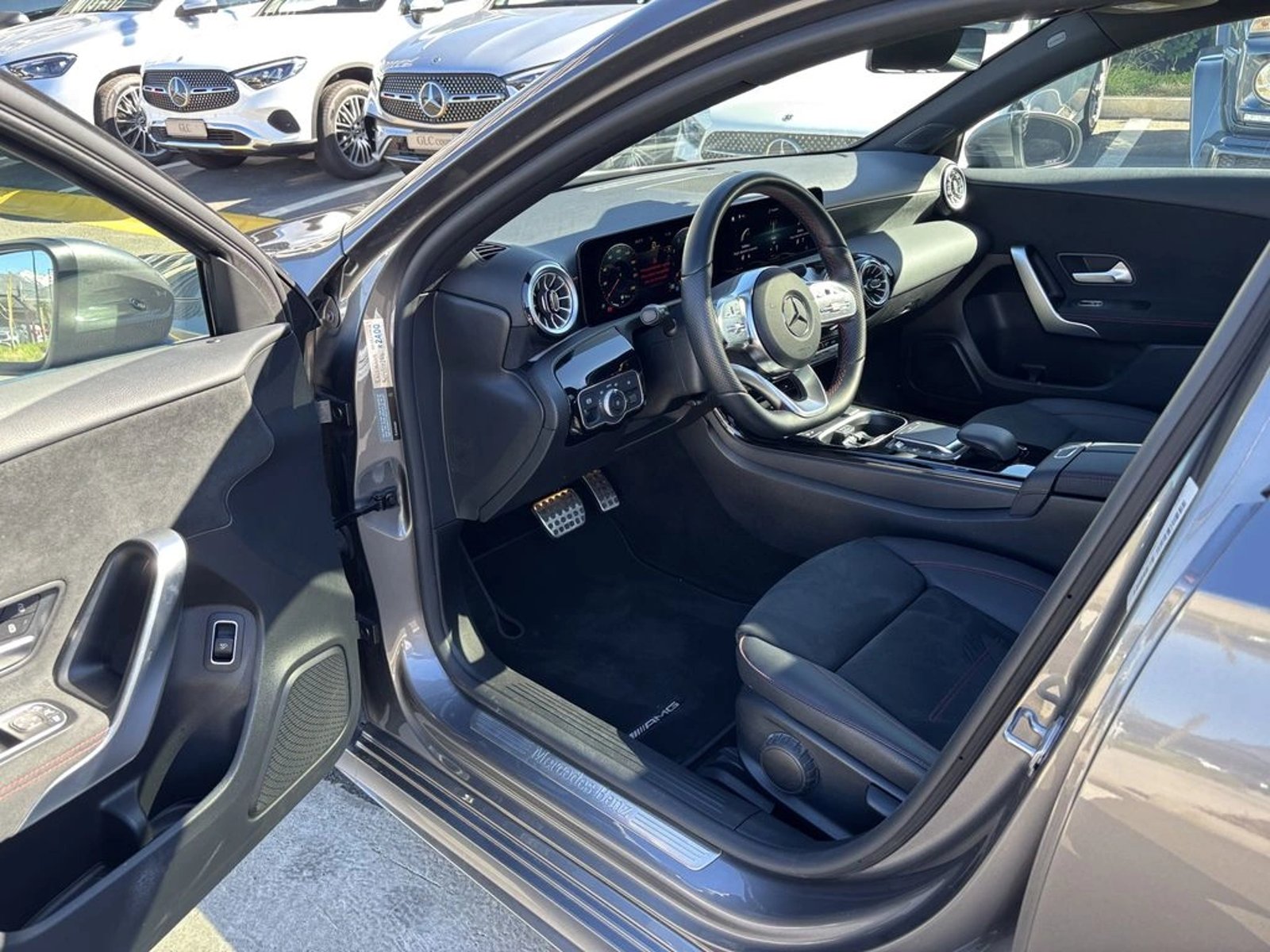 Mercedes-Benz A 250 2023 - Imagen 9 de 18
