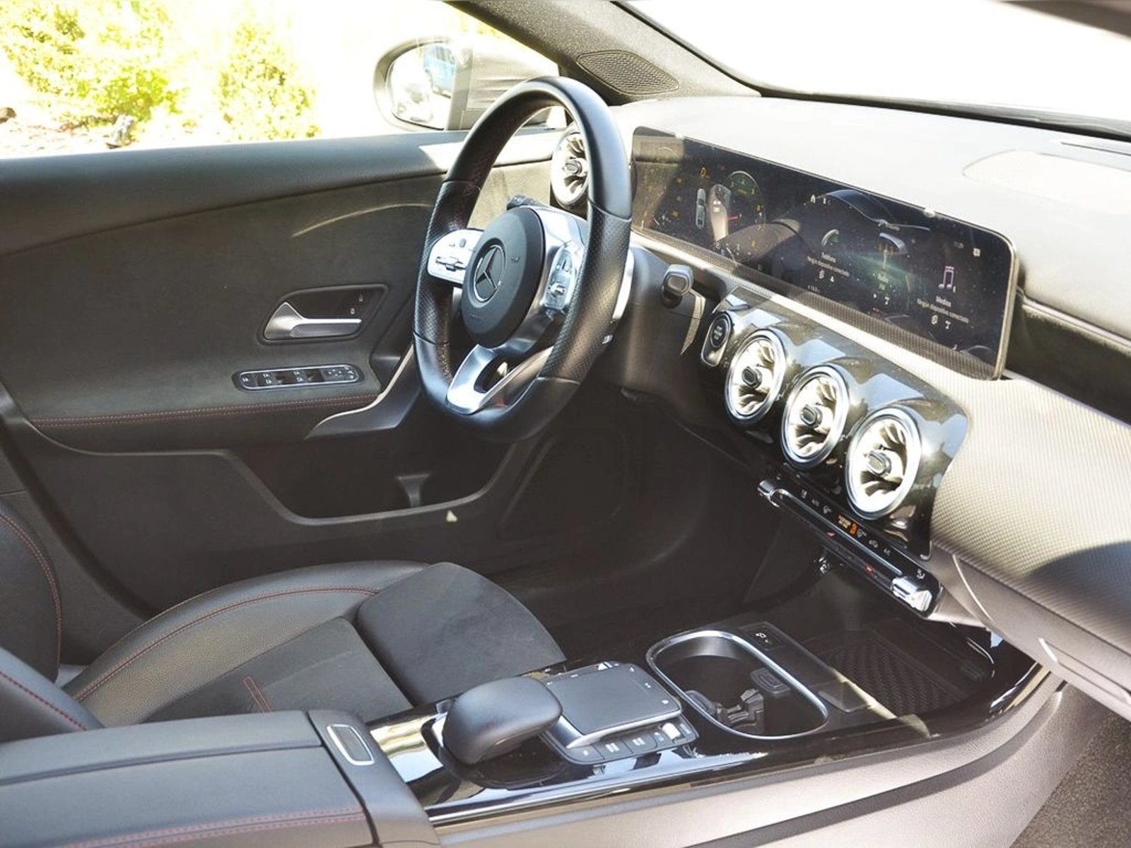 Mercedes-Benz A 250 2023 - Imagen 4 de 18