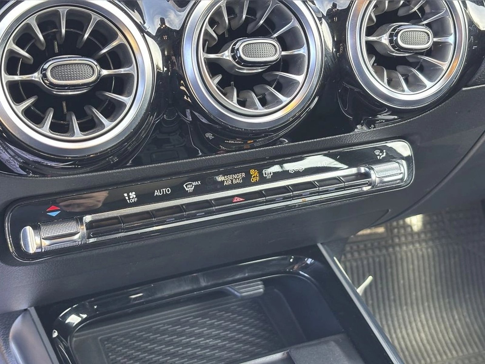 Mercedes-Benz Gla 220 2023 - Imagen 13 de 15