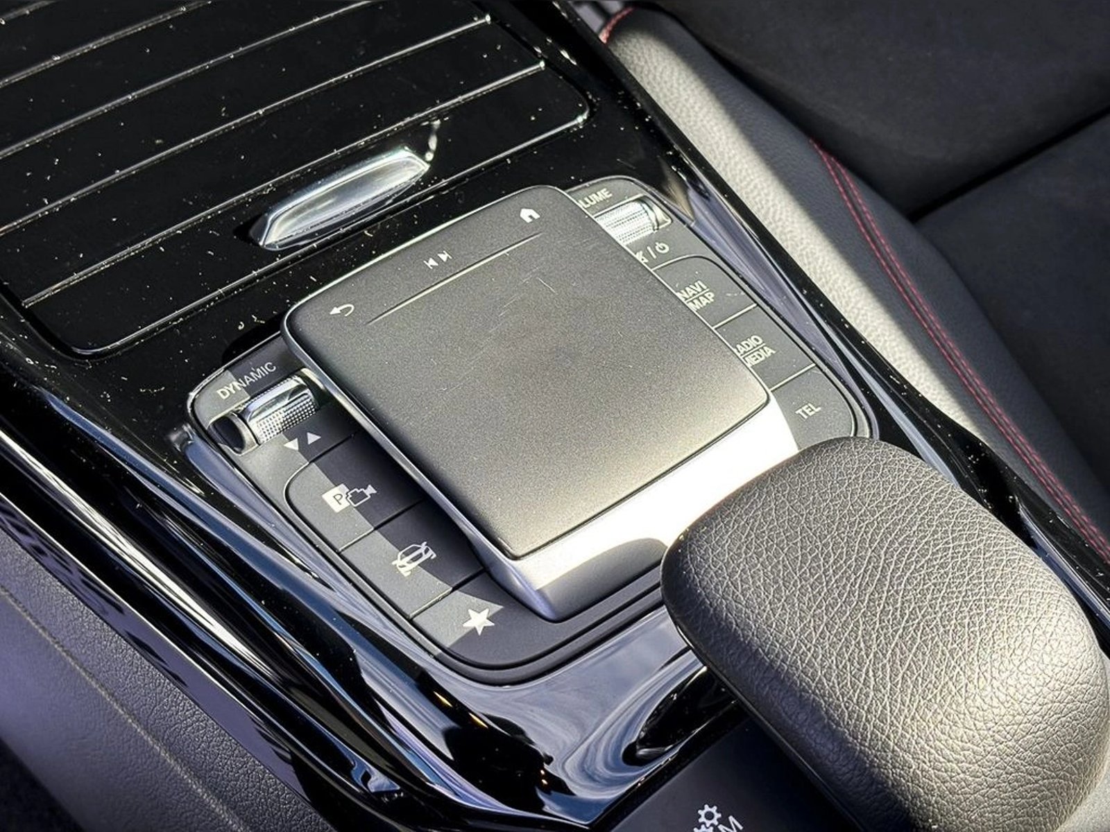 Mercedes-Benz A 35 2023 - Imagen 14 de 20