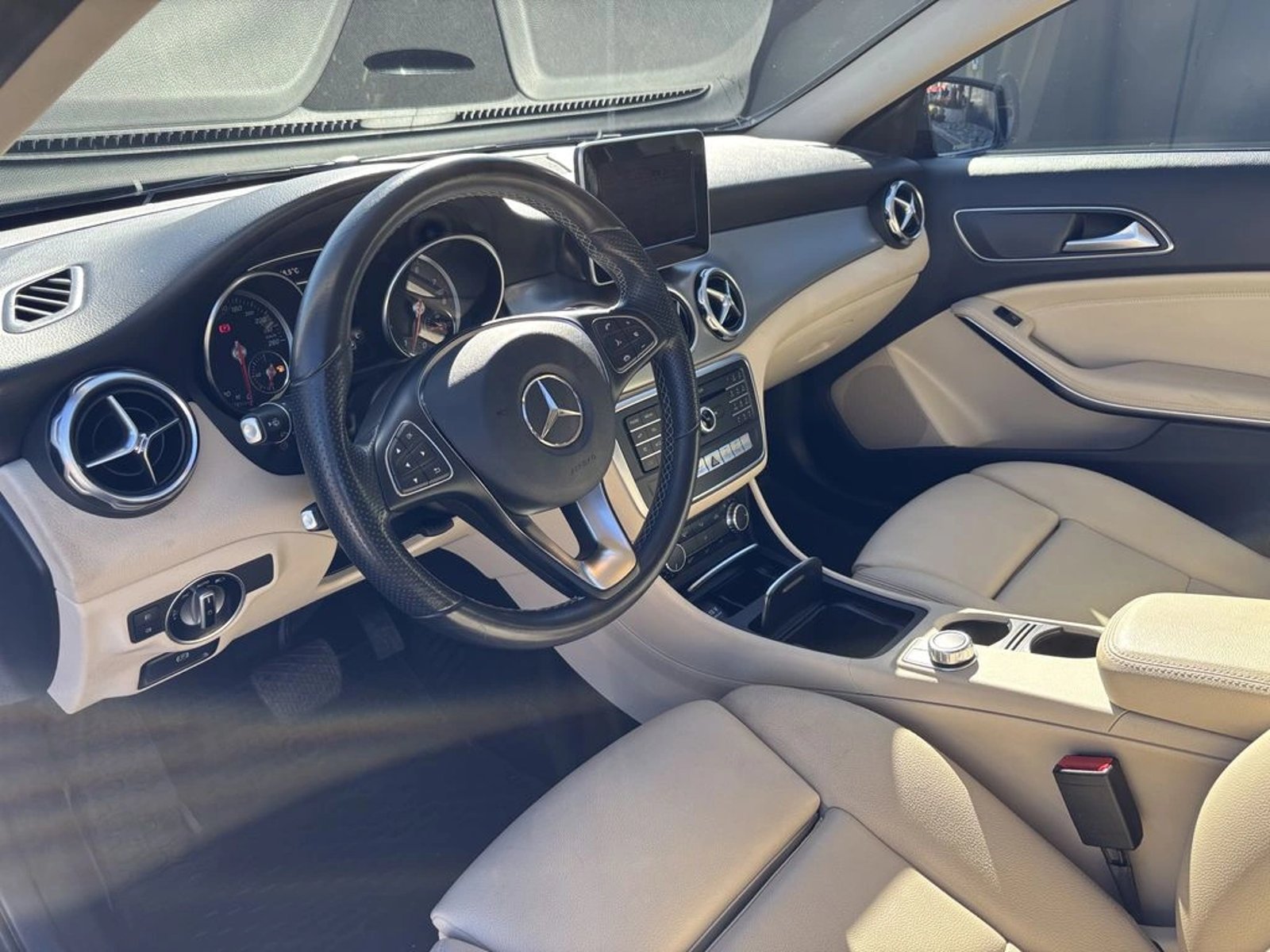Mercedes-Benz Gla 200 2019 - Imagen 12 de 20