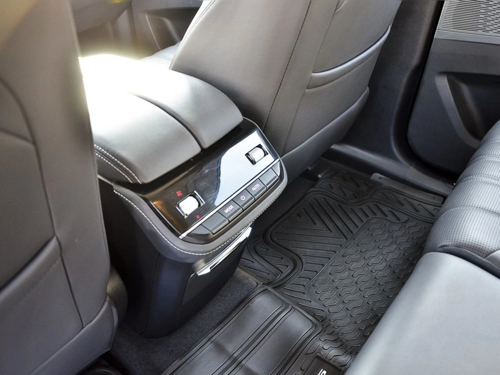 Maxus D90 2024 - Imagen 12 de 20