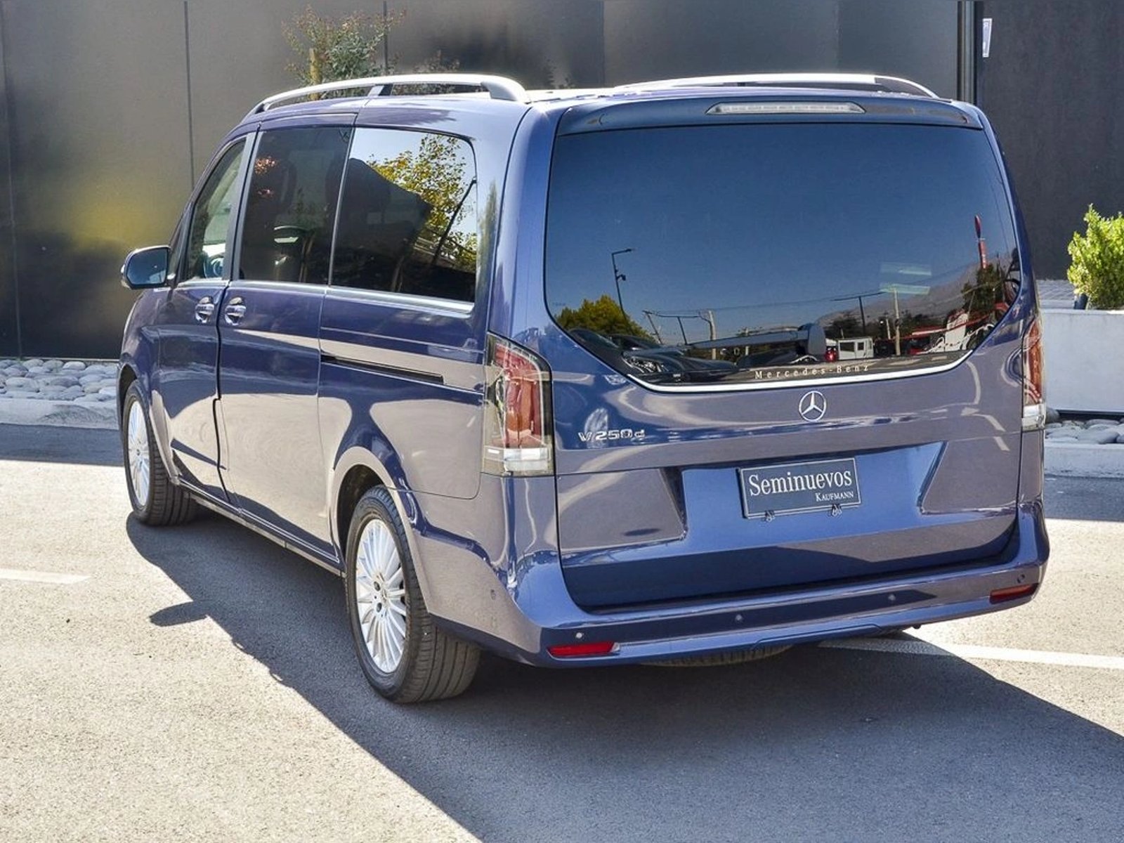 Mercedes-Benz V 250 2025 - Imagen 7 de 18