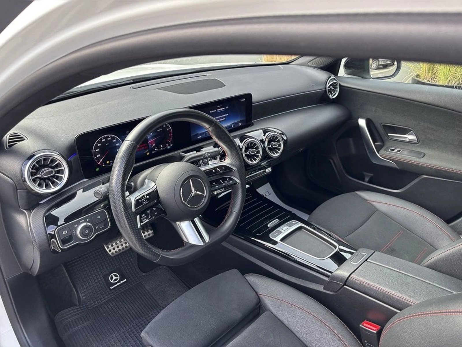 Mercedes-Benz A 200 2025 - Imagen 10 de 17