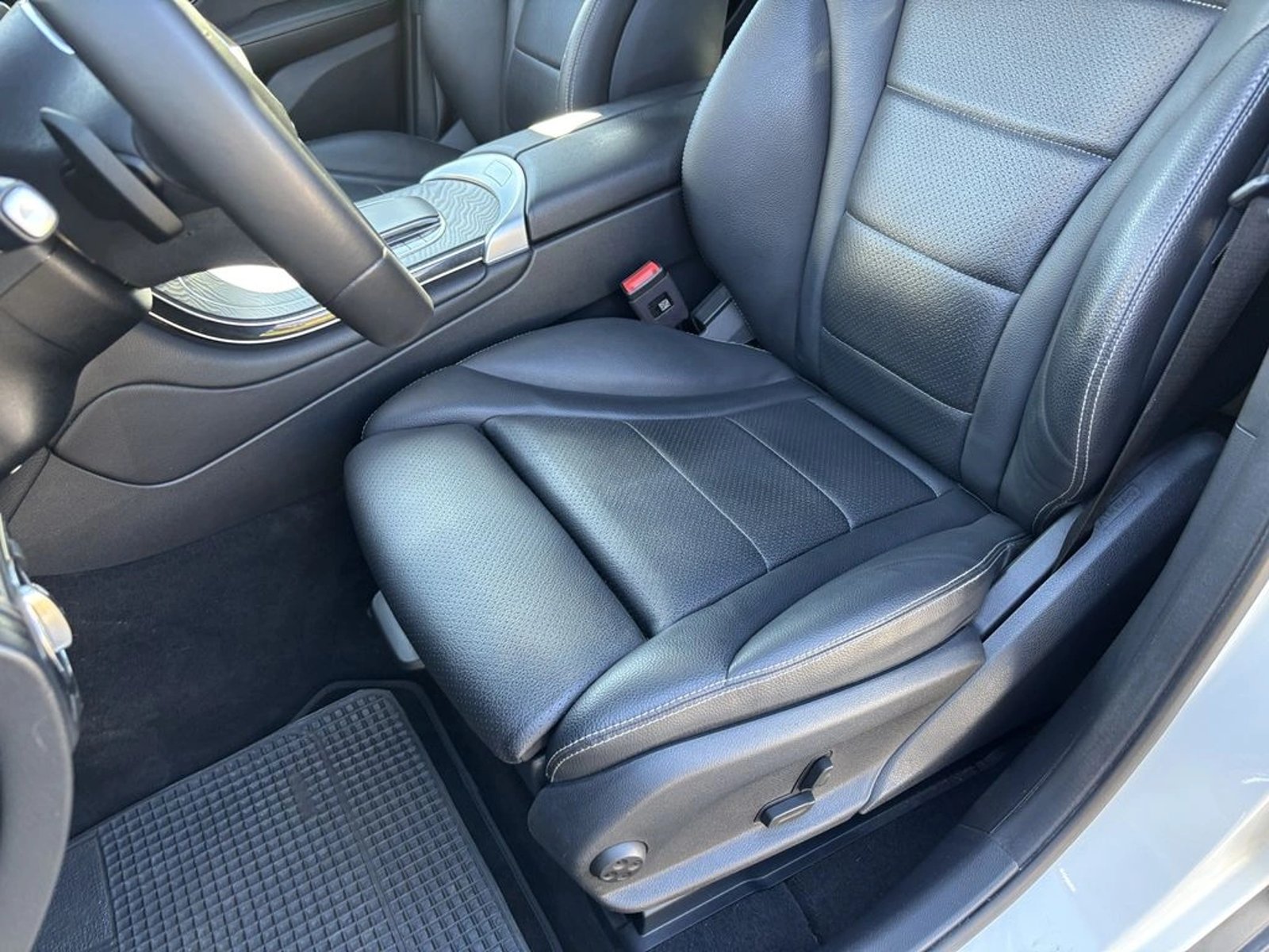Mercedes-Benz Glc 200 2023 - Imagen 11 de 20