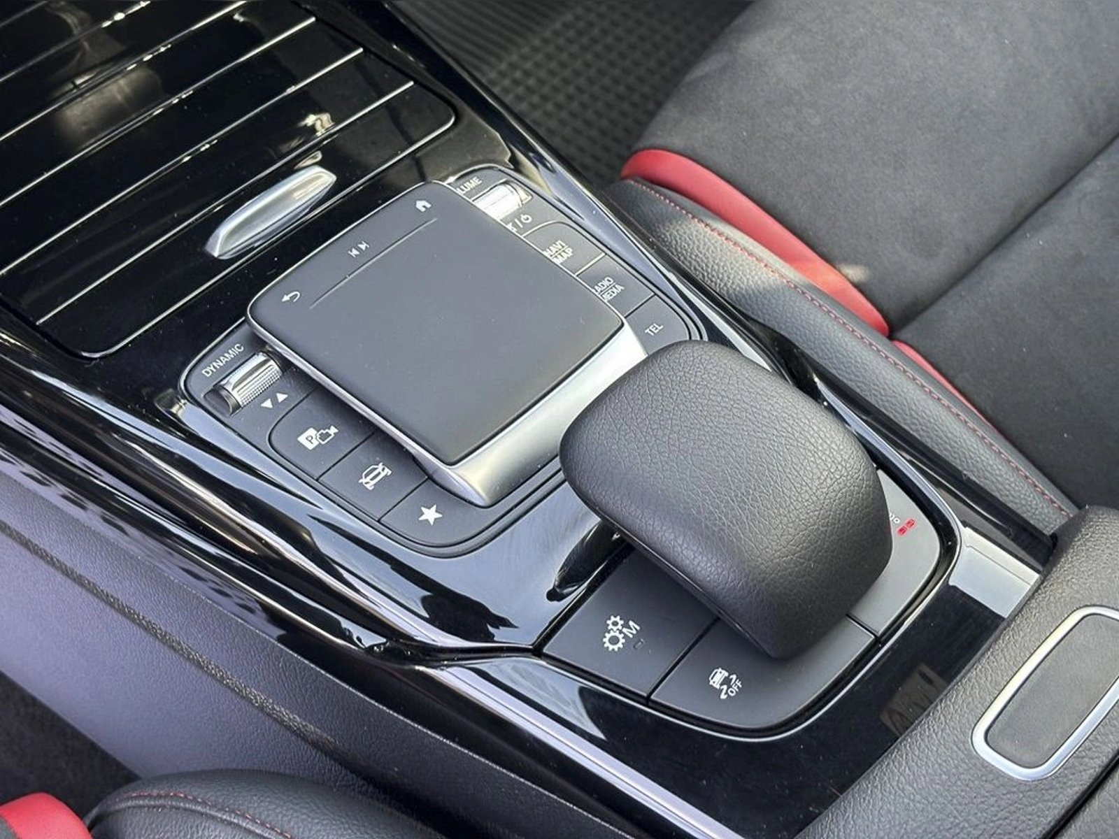 Mercedes-Benz A 45 2023 - Imagen 15 de 20
