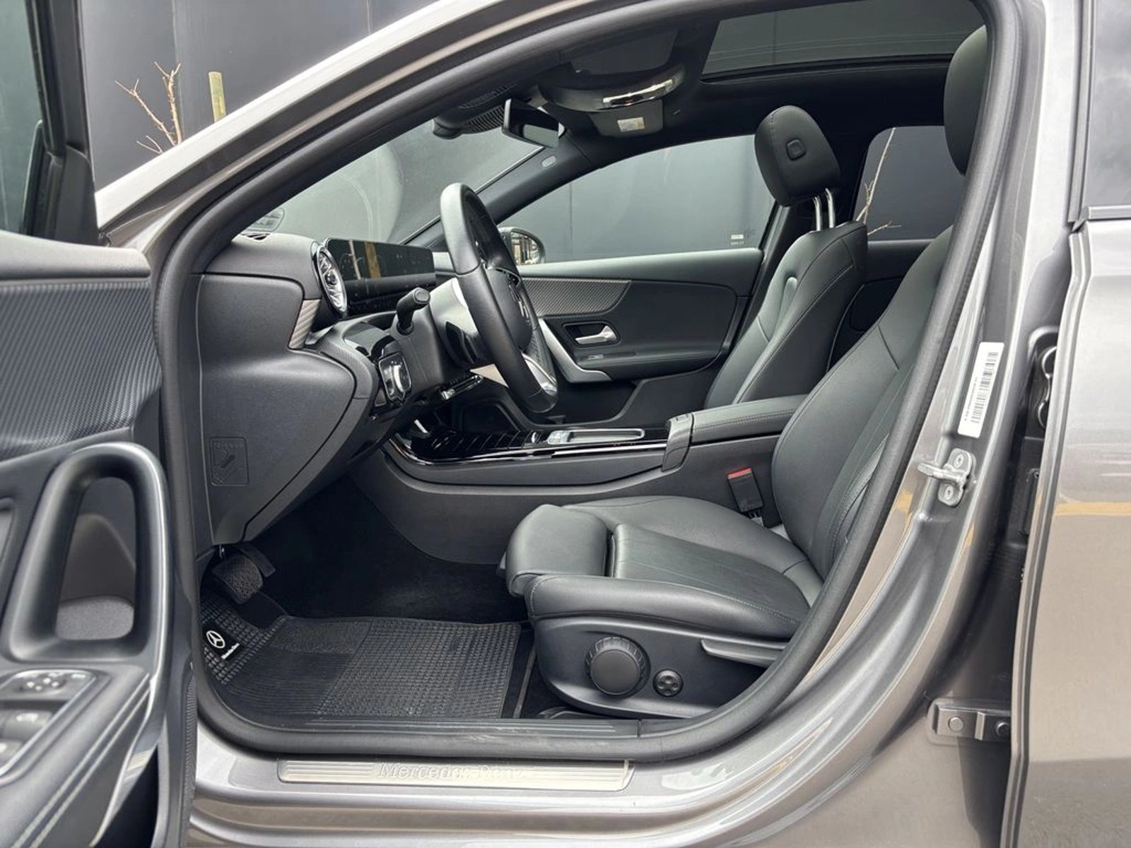 Mercedes-Benz A 200 2024 - Imagen 8 de 17