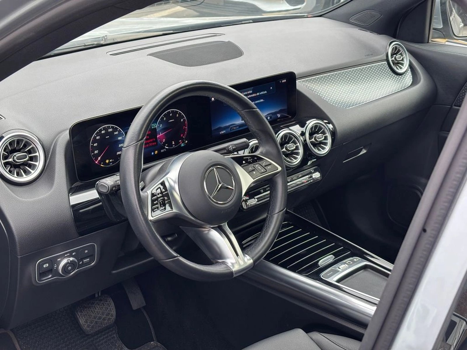 Mercedes-Benz Gla 200 2025 - Imagen 7 de 13