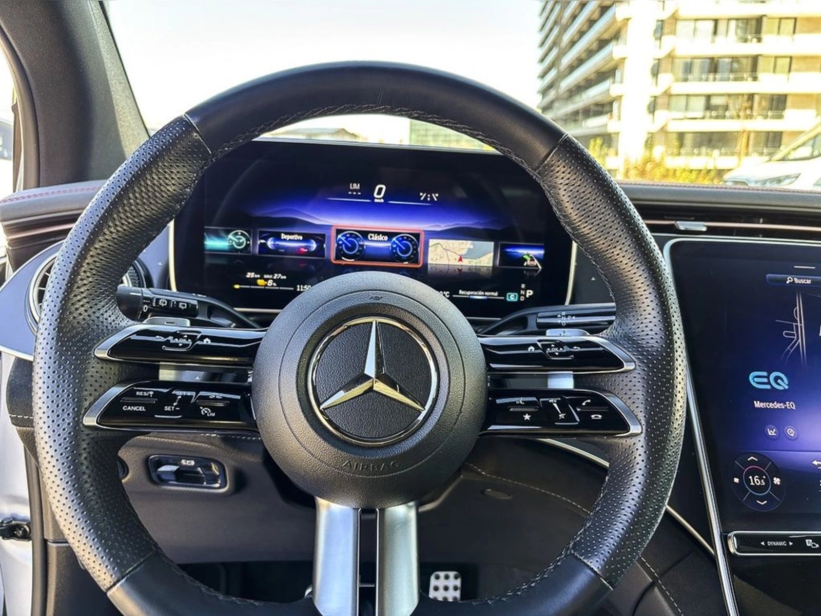 Mercedes-Benz Eqe 350 + 2025 - Imagen 16 de 17