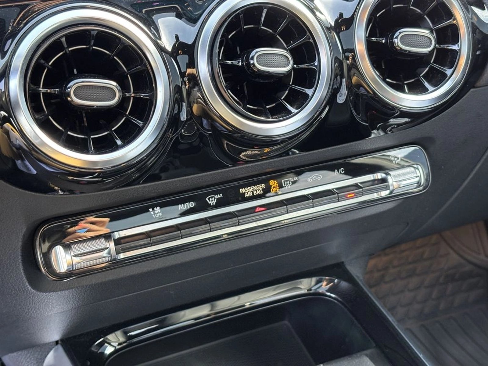 Mercedes-Benz Gla 200 2024 - Imagen 12 de 17