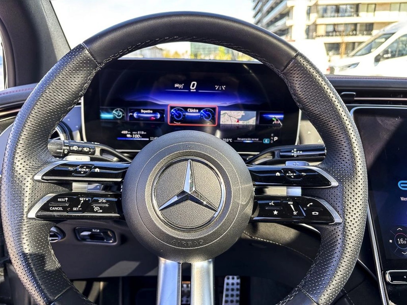 Mercedes-Benz Eqe 350 + 2025 - Imagen 15 de 17