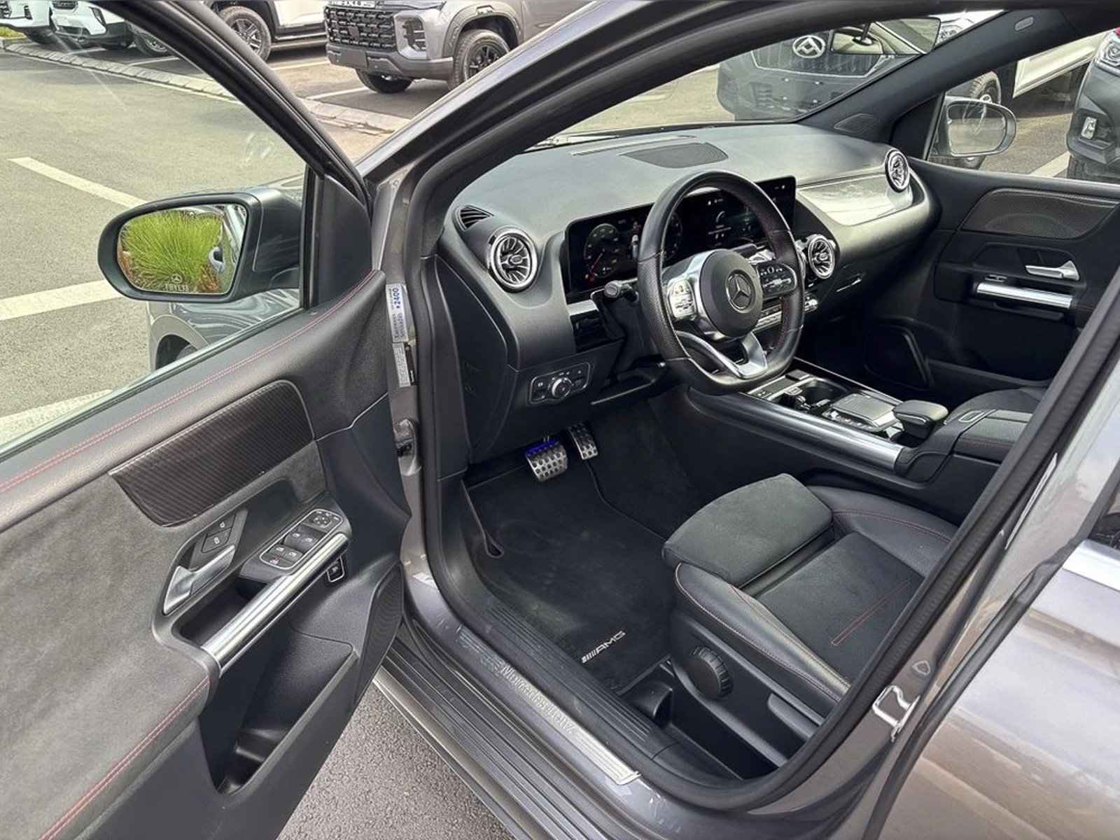 Mercedes-Benz B 200 2023 - Imagen 10 de 15
