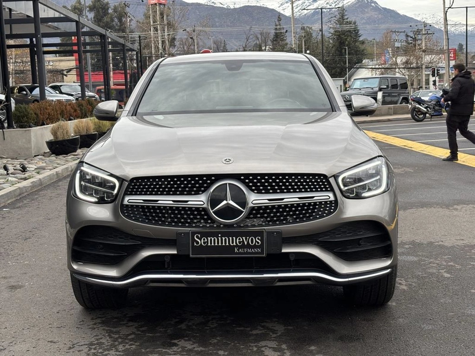 Mercedes-Benz Glc 300 2022 - Foto 2 de 20