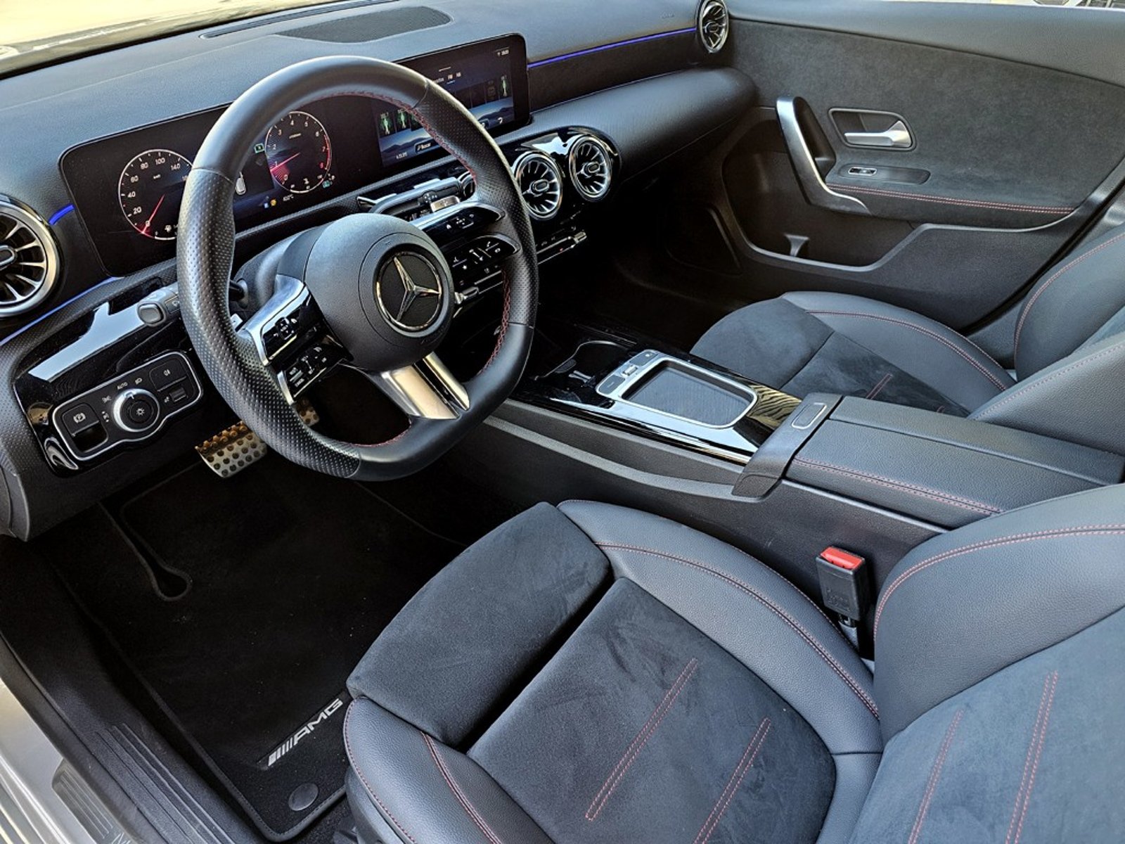 Mercedes-Benz A 200 2025 - Imagen 15 de 20