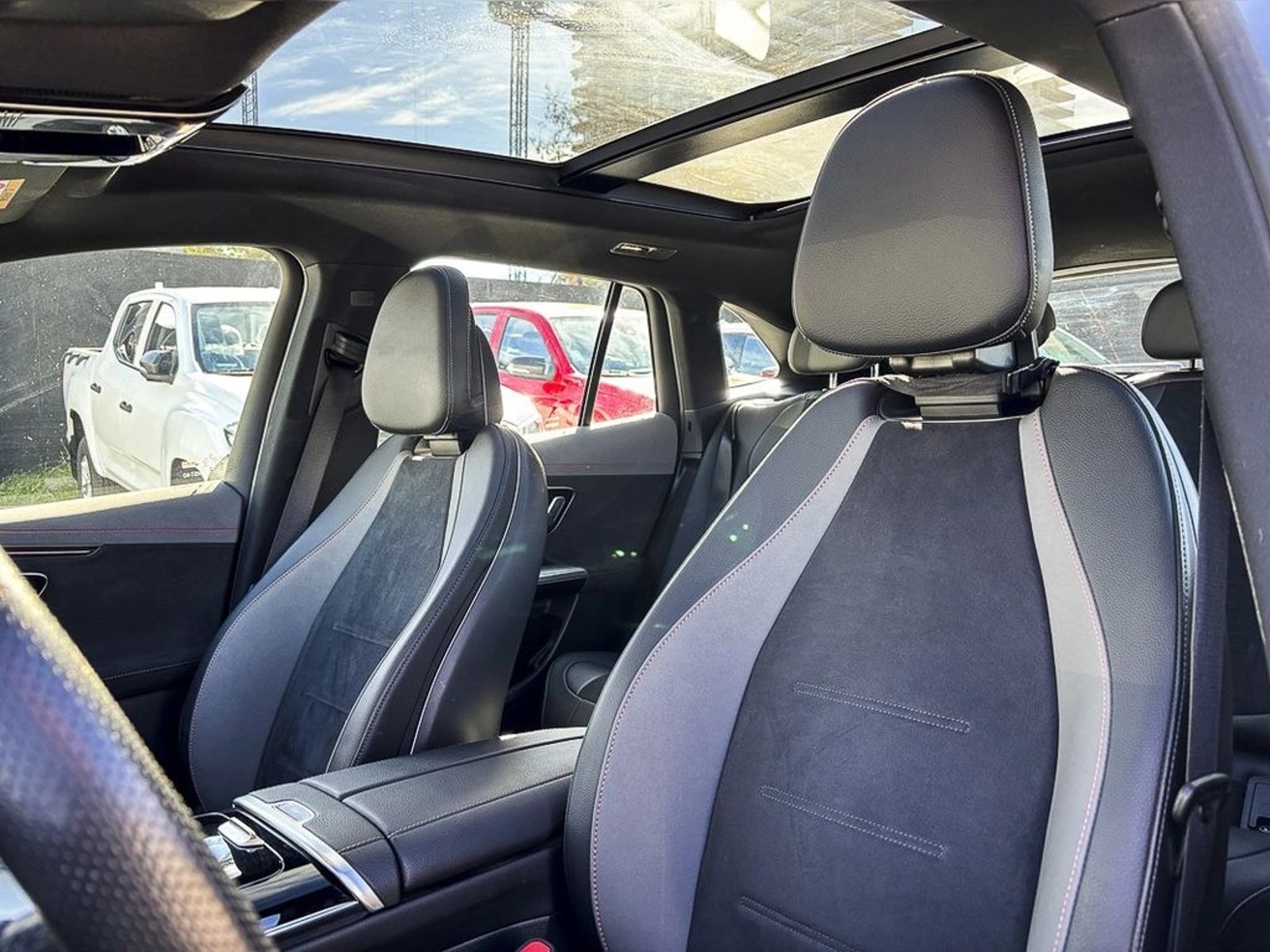 Mercedes-Benz Eqe 350 + 2025 - Imagen 9 de 17
