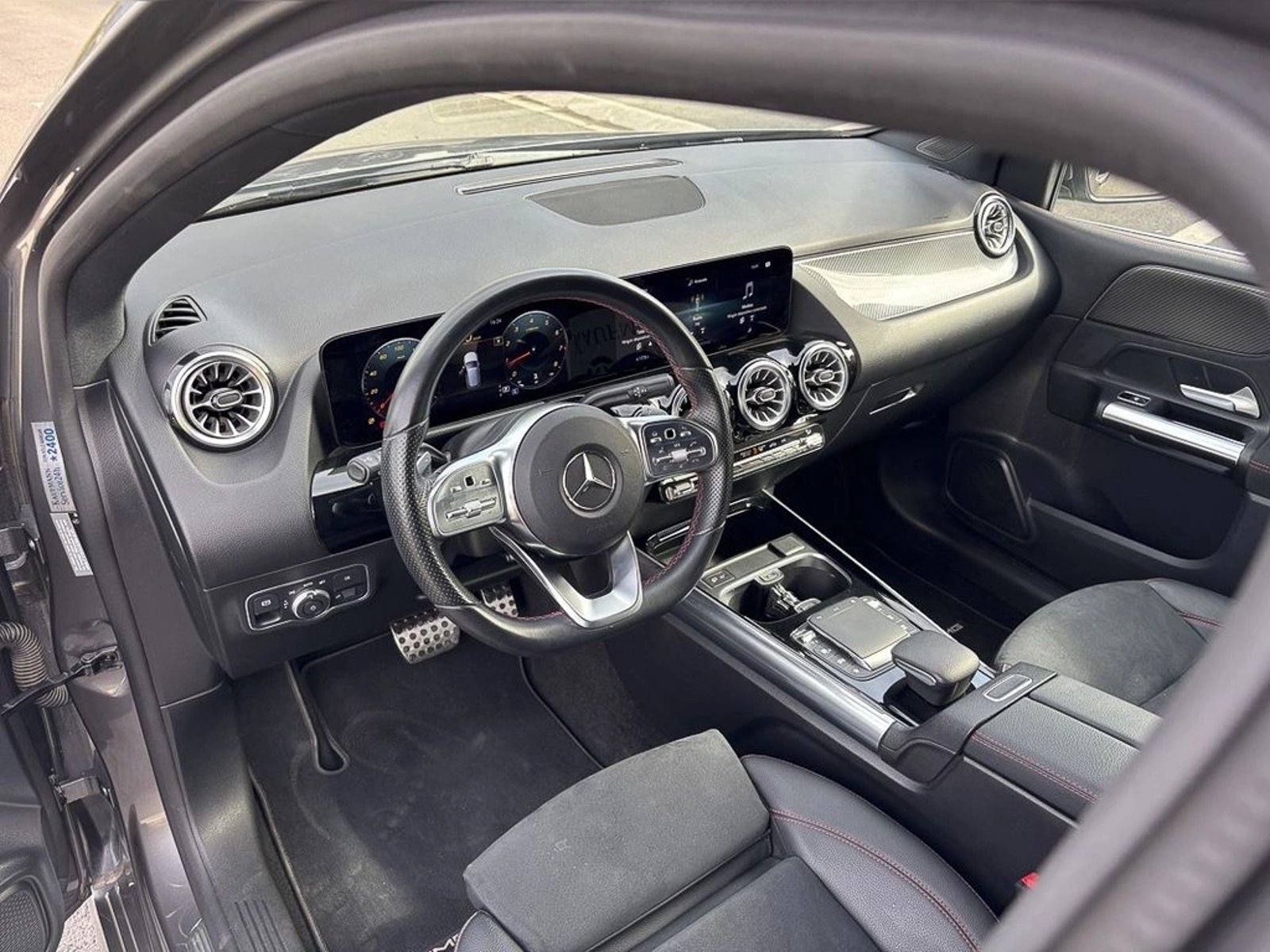 Mercedes-Benz B 200 2023 - Imagen 11 de 15