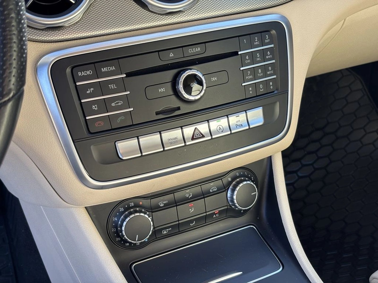 Mercedes-Benz Gla 200 2019 - Imagen 16 de 20