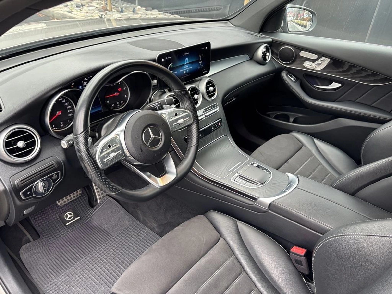 Mercedes-Benz Glc 300 2022 - Imagen 12 de 20