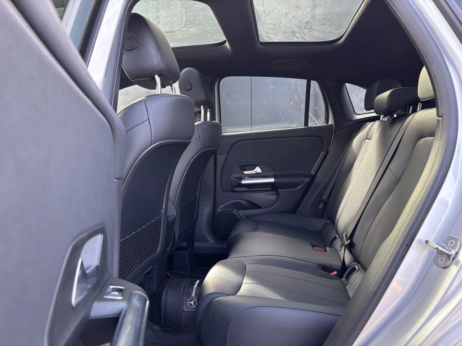 Mercedes-Benz Gla 200 2024 - Imagen 10 de 17