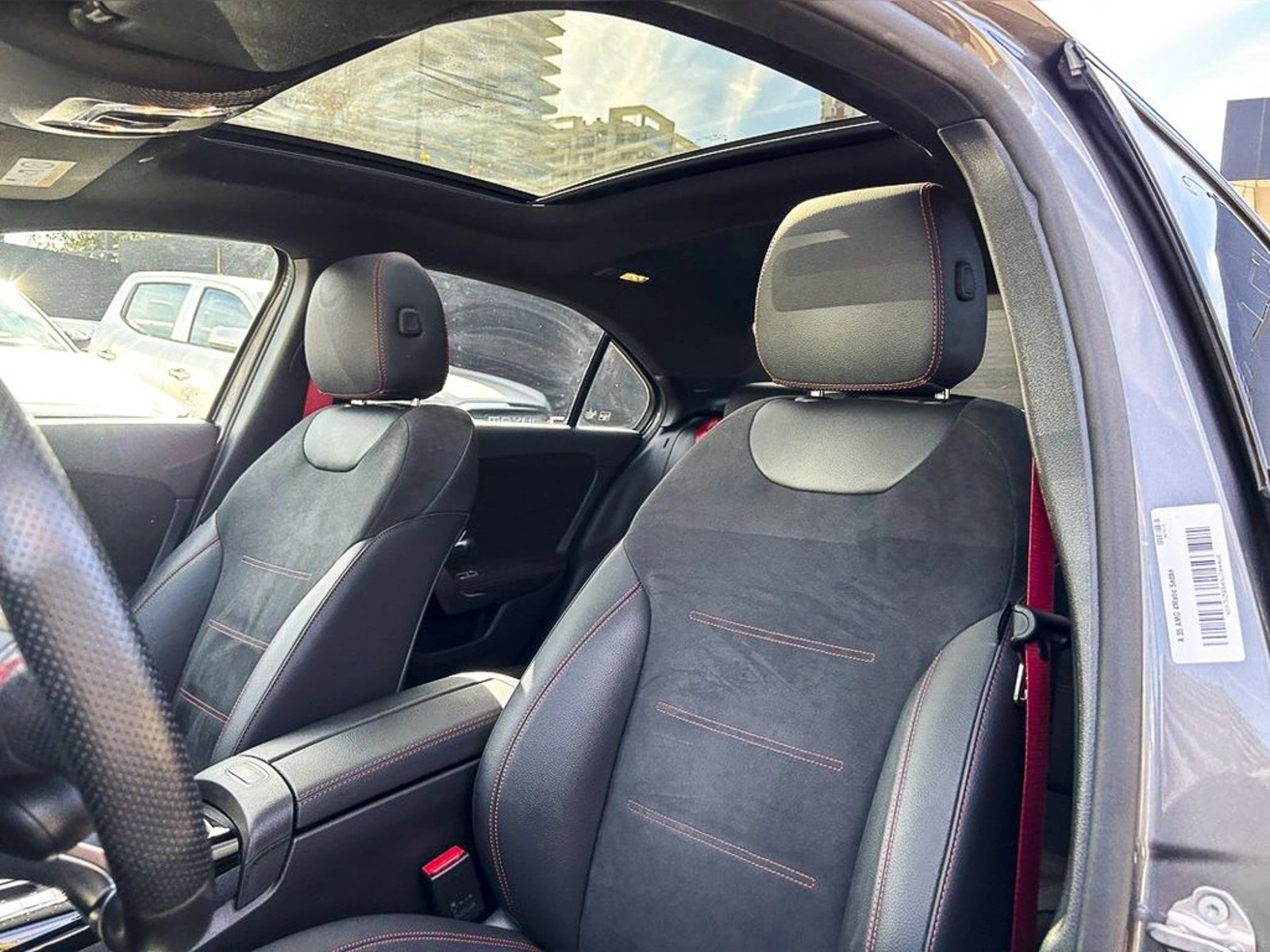 Mercedes-Benz A 35 2023 - Imagen 13 de 20